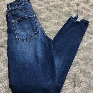 KanCan Women’s Size 26/5 Skinny Jeans